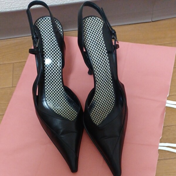 ストラップパンプス 23.5