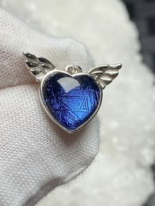  prompt decision 007 month . close *[ blue gi Beo n meteorite ]* Heart shape pendant 10x10mm