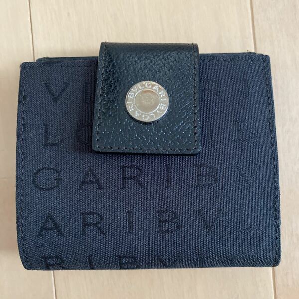 新品　正規品　BVLGARI ブルガリ　二つ折り財布　コンパクト　財布　ロゴ