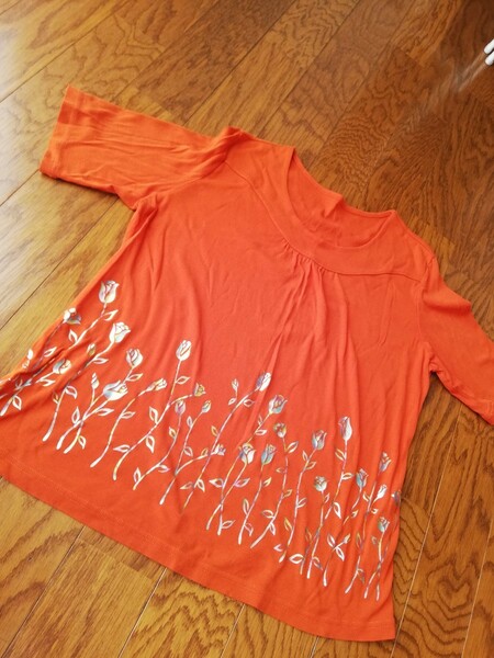 花柄おしゃれTシャツ社交ダンス練習着体操普段着にも着回せる半袖シャツオレンジ系に花柄つきTシャツサイズ記載無レディースTシャツ半袖