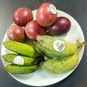 沖縄産キングバナナ！ナムワ+島バナナ、パッションフルーツ果肉ぎっしり！無農薬！ 