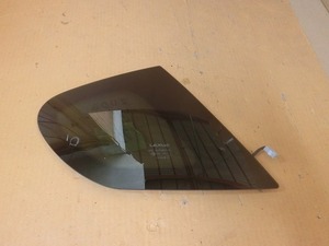 レクサス CT200ｈ ZWA10 左リア クォーターガラス コーナーガラス 小窓 サイドガラス M2L3 純正 21104伊T