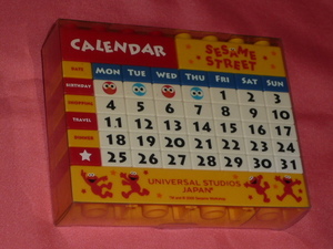  ultra rare!2009 year USJ Sesame Street Elmo block calendar *