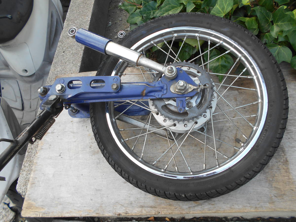 ホンダ 純正 プレス カブ デカドラム AA01 リア ホイール スイング