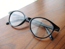 送料無料　ボストン　+2.0　リーディンググラス　黒　ブラック　老眼鏡　レンズが無色透明できれいです◎　新品_画像2