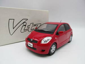 1/24 トヨタ 2代目ヴィッツ Vitz　カラーサンプル 非売品 ミニカー　3P0 スーパーレッドⅤ