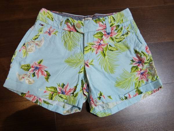 トミーヒルフィガー花柄ショートパンツ25サイズ