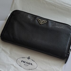 PRADA長財布