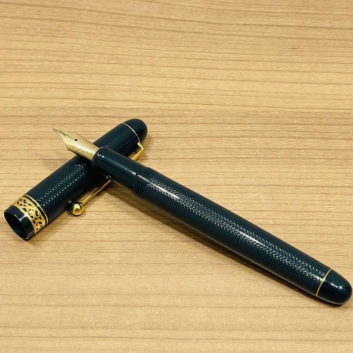 ヤフオク! -「パイロット 万年筆 65周年」の落札相場・落札価格