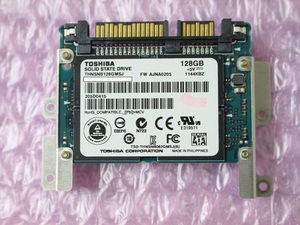 東芝製 THNSNB128GMSJ 内蔵型 2.5インチのハーフ 128GB SSD SATA 複数在庫