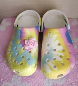 crocs　クロックス　クラシック タイダイ グラフィック クロッグ　パステル