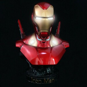 海外　限定品 　アベンジャーズ　アイアンマン　 Iron Man　バストフィギュア LEDライト