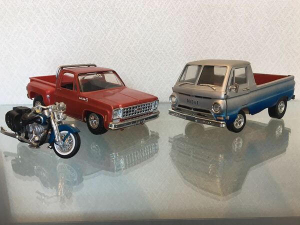 送料無料 1/25位 ピックアップトラック プラモデル完成品セット　シボレー F-10 ダッヂ A-100 CHEVROLET DODGE PICK UP TRUCK ジャンク