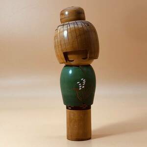 伝統こけし 創作こけし 天然木　置物　民芸品　伝統工芸 郷土玩具 B4-16