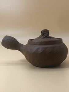 田嶋勝三作　急須　朱泥 萬古焼 手捻り蛙　鳴き蓋　カエル/帰る　茶道具　茶器　食器　アンティーク　コレクション　 A11-3