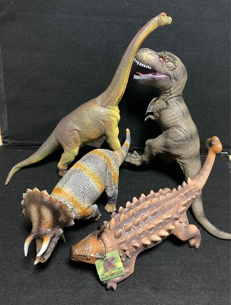 ソフビBIGフィギュア　リアルダイナソー　ティラノサウルス　トリケラトプス　アンキロサウルス　ブラキオザウルス　4点セット