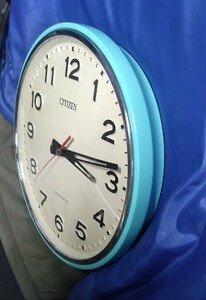 【天】昭和の懐かしい　レトロポップ　シチズン　トランジスター　曲面ガラスの掛け時計　分解清掃　色替え　ペパーミントブルー
