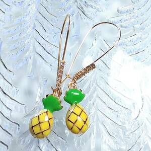  Betsey Johnson pineapple long Drop earrings 1 point limit last . price cut 