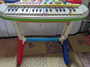 おもちゃのピアノ