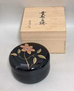 Art hand Auction Aizu-Lack, Hergestellt von Kotobuki, aus Holz gemacht, handbemaltes Maki-e aus echtem Gold, Eisendrahtmuster, Untersetzer-Set, Box enthalten, kleiner Teller, Handwerk, Lackkunst, Andere