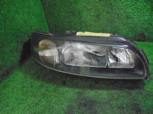  Volvo 70 series GH-SB5244W right headlight light 426 53933