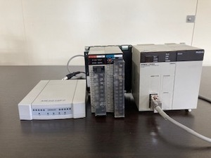 OMRON Programmable Controller SYSMAC C200HX＋電源ユニットPA204S＋C200H-ID212出力ユニット＋C200H-AD003＋Modem