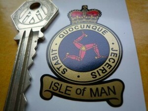 ◆送料無料◆ 海外 Isle Of Man Blue & Gold Crown and Scroll マン島 TT Races 33mm ステッカー