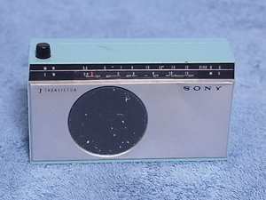  SONY【TR-733】 AM/SW 2バンドラジオの選局、ボリュームが良好です クリーニング済み品 昭和37年発売 貴重なラジオです 管理22060543