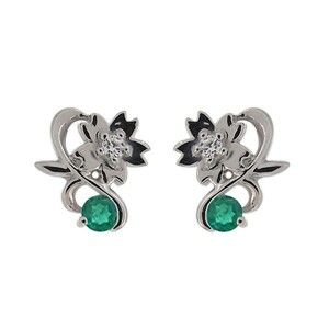  platinum earrings lady's flower motif Sakura Sakura emerald 