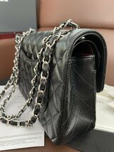  新品同様 ※CHANEL シャネル※ ダブルフラップマトラッセ A01113 ハンドバッグ レザー ブラック チェーンショルダー/シルバー金具_画像4