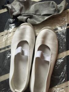 中古　女児　上履き　24㌢ ホームクリーニング済　靴下セット