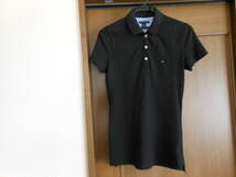 TOMMY HILFIGER トミーヒルフィガー（アメリカ）黒のポロシャツ風シャツ ショートスリーブ_画像1