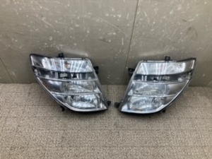 4618・エルグランド E51 日産 【ヘッドライト ランプ HID】 左右セット レンズ内 シルバー KOITO 100-24826 26010-WL227 26060-WL227