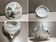 WEDGWOOD ウェッジウッド ワイルドストロベリー ティーポット カップ＆ソーサー リー 紅茶 コーヒー 兼用 花 苺 イチゴ 金彩 Bone China _画像6