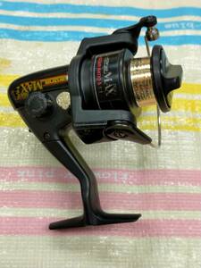 スピニングリール　Abu Garcia Black MAX2 cardinal　