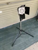 ★LPL VIDEO LIGHT 1500 スタンド付き ★_画像2