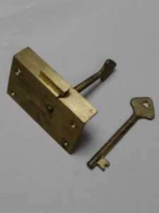 当時物　昭和レトロ　錠前　真鍮製　ドア錠　鍵２個　戸錠　建具　未使用品　アンティーク　