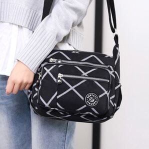 ショルダーバッグ レディース バッグ ナイロン レディースショルダーバッグ 斜め掛け 軽量 コンパクト かわいい