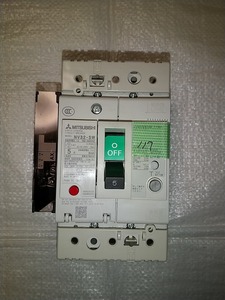 漏電ブレーカー　三菱　NV32-SW　３P　 5A　USED　　