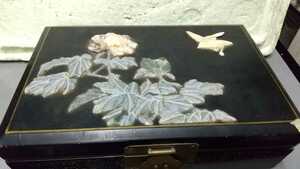 古い 宝石箱 花柄 鳥画 絵は石製品 漆塗り 中国古玩美術