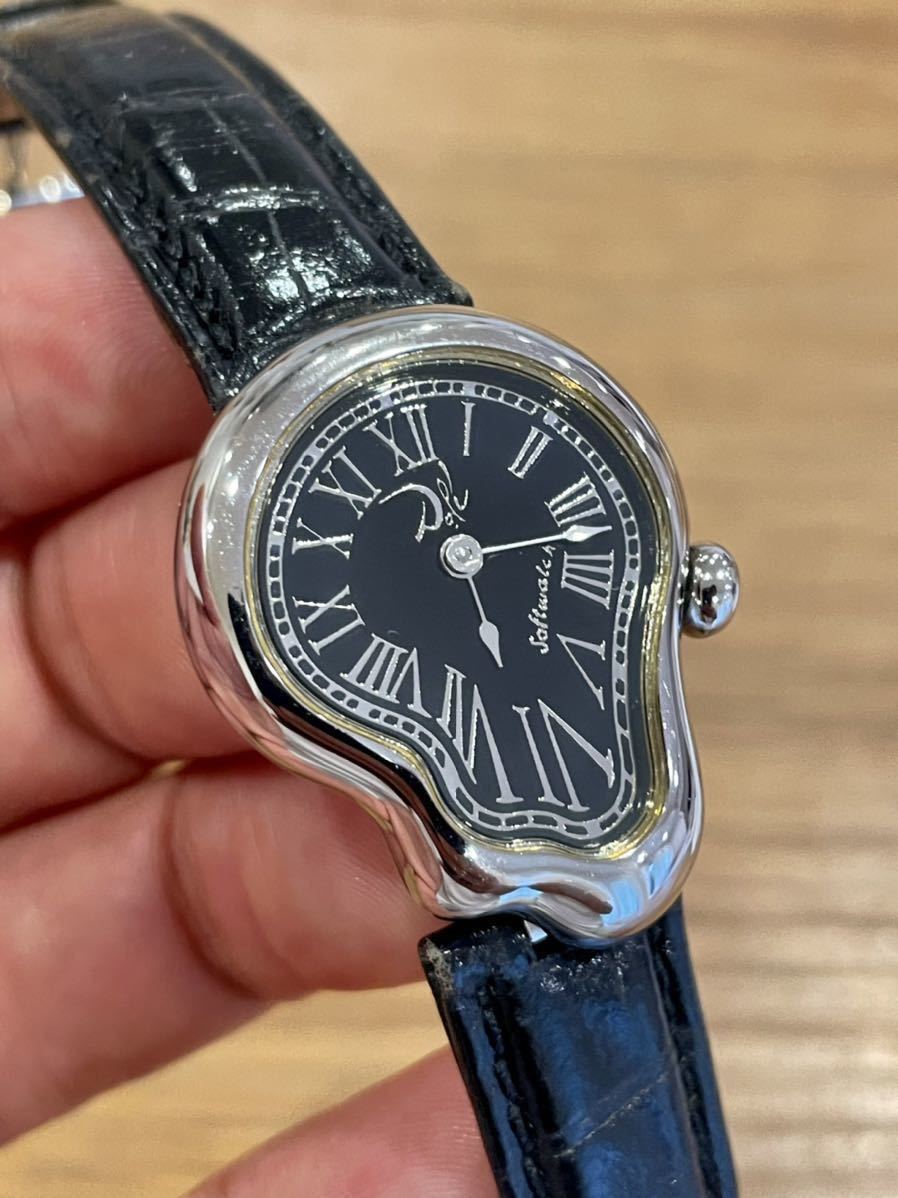 お買得! Salvador Dali サルバドール・ダリ 腕時計 時の翼 レディース
