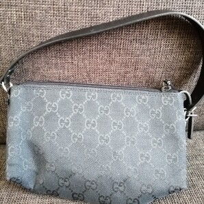 GUCCIのポーチ