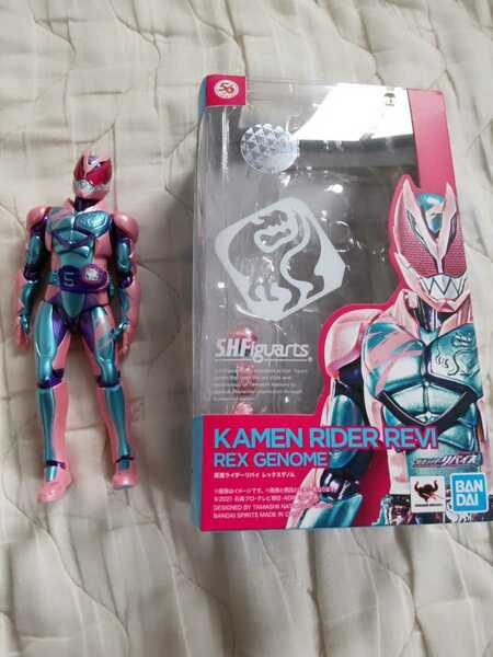 Figuarts S.H.フィギュアーツ 仮面ライダー　リバイス　新品　人気　初回生産限定盤　付け替え可能なパーツ付き