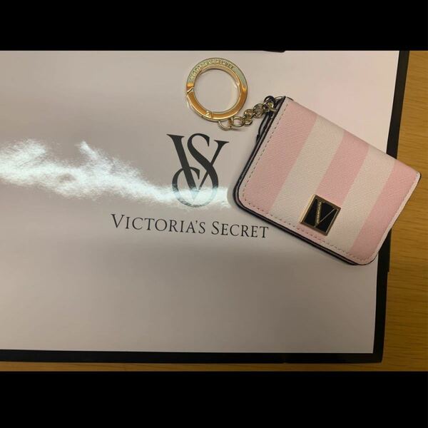 Victoria's Secret キーリング付きパスケース