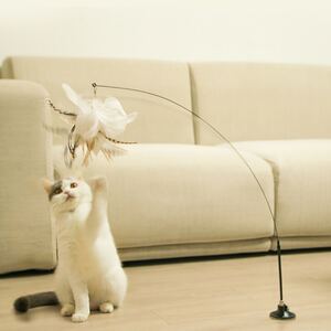 猫じゃらし 自動おもちゃ 一人遊び ねこ玩具 子猫 羽根 鈴付き