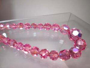 * pink color crystal. necklace 