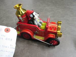395 Mickey Mouse жестяная пластина пожарная машина 