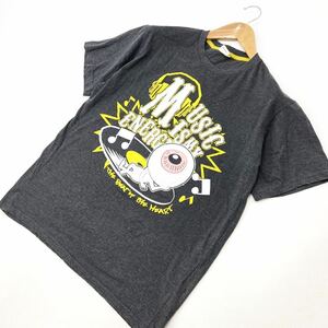 ゲゲゲの鬼太郎 ☆ MUSIC ☆ 半袖 Tシャツ 目玉の親父 チャコールグレー ポップでストリートなプリント♪ LL アニメ 妖怪 鬼太郎 ■ED149