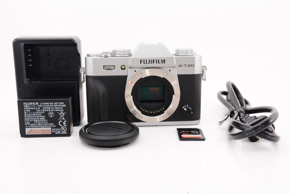 日本未入荷 FUJIFILM ミラーレス一眼カメラ X-T20 レンズキットシルバー X-T20LK-S 中古品