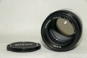 【美品】 ニコン Nikon Ai-S NIKKOR 105mm F2.5 マニュアルフォーカス レンズ　単焦点　フロントキャップ付き ♯1118